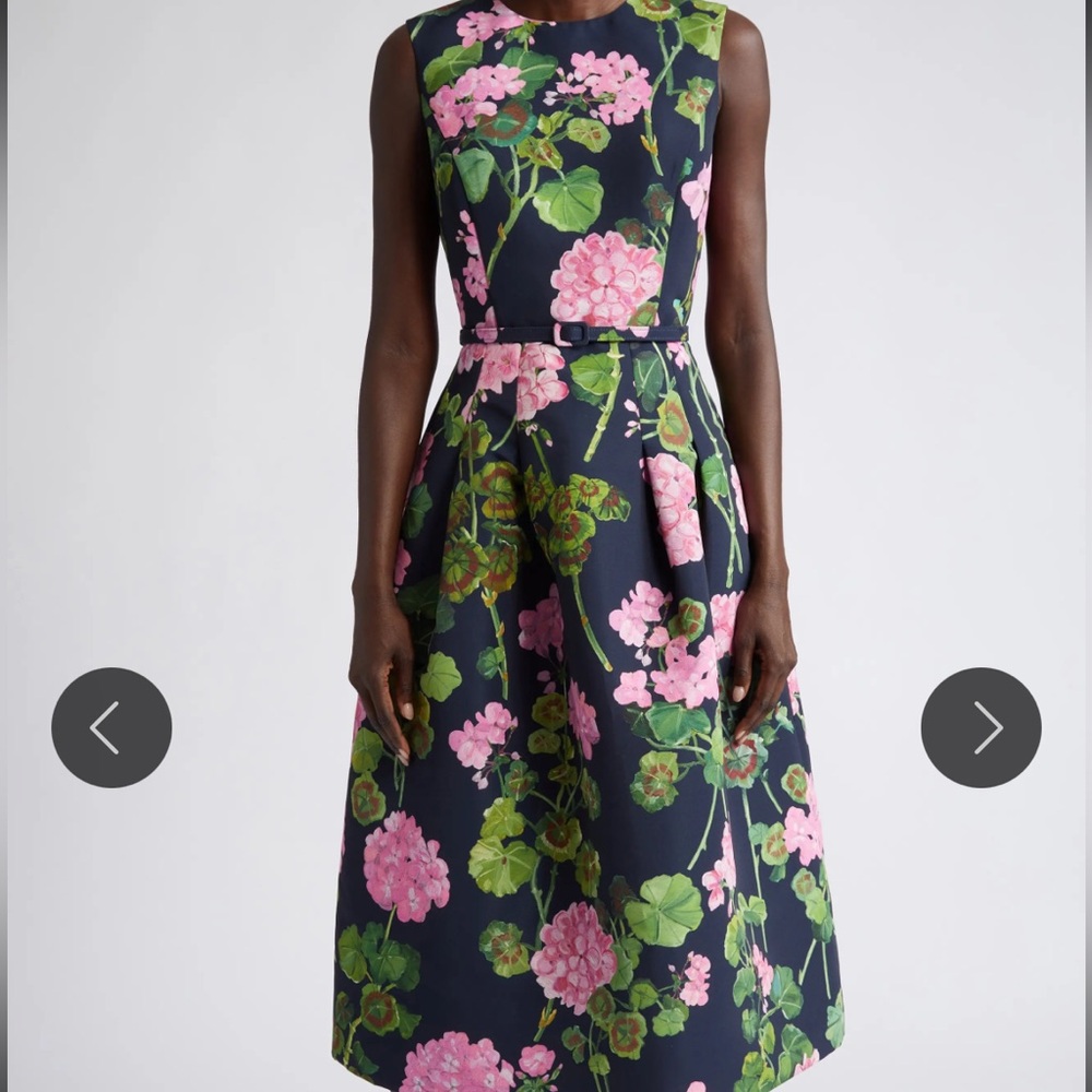 Oscar de la Renta
Geranium Print Belted Faille Dress in Pink/Navy